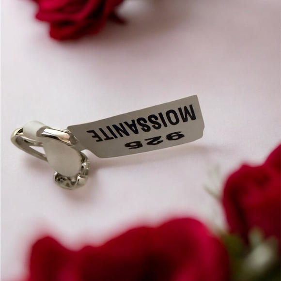 Elegant Silver Bear Ring - Picture 2 of 3